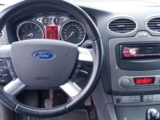 Ford Focus Titanium 1.8 92кВ