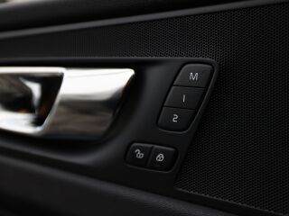 Volvo XC60 Inscription T8 Recharge AWD Plug In Hybrid 2.0 288кВ