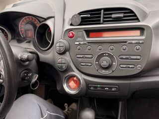 Honda Jazz 1.3 73кВ