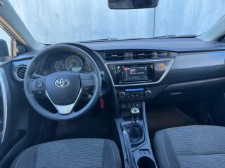 Toyota Auris 1.6 97кВ