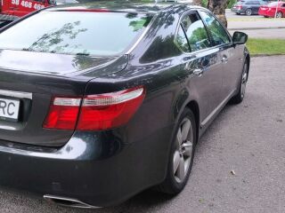 Lexus LS 460 President 4.6 V8 280kW