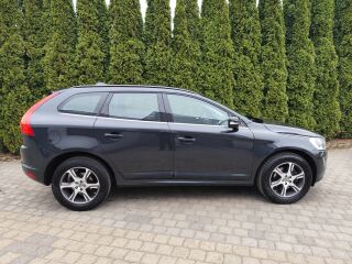 Volvo XC60 MOMENTUM 2.0 R4 D4 133kW