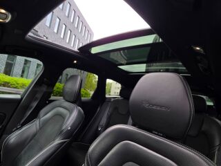 Volvo XC60 AWD R-Design Harman 2.0 D5 173kW