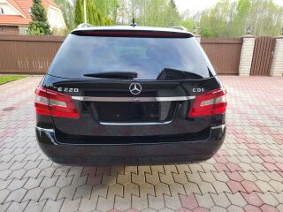 Mercedes-Benz E 220 T Elegance BlueEfficiency 2.1 R4 CDi 125kW