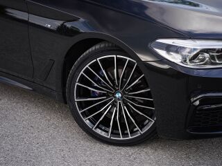 BMW 530 xDrive M-Sportpakett Shadowline 3.0 195кВ
