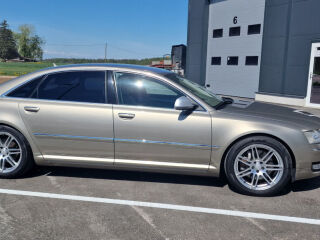 Audi A8 Long 4.2 V8 257kW