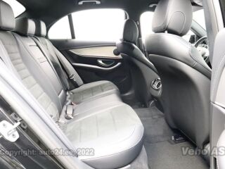 Mercedes-Benz E 220 AMG 4MATIC 2.0 143kW
