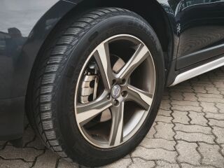 Volvo XC60 FACELIFT R-design 2.0 R5 120kW