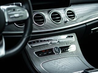 Mercedes-Benz E 300 de AMG 2.0 143kW