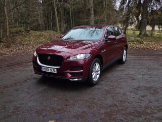 Jaguar F-Pace Luxury Line / 4x4 2.0 R4 132kW