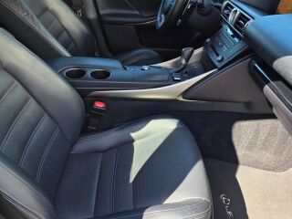 Lexus IS 300h 2.5 133кВ