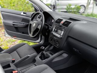 Volkswagen Golf Comfortline 1.4 90кВ