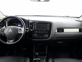 Mitsubishi Outlander Luxury ATM 2.0 110kW