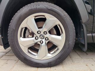 Toyota RAV4 Luxury Plus 131кВ