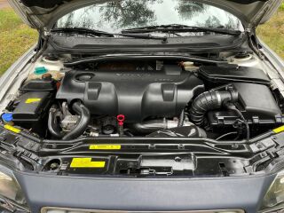 Volvo XC70 AWD D5 2.4 D5 TDi 120kW