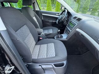 Skoda Octavia Combi Comfortline 4X4 1.6 TDI 77кВ