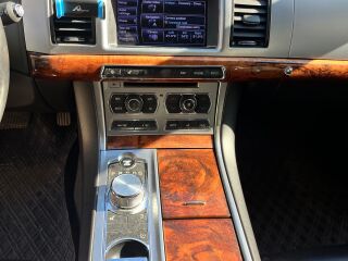 Jaguar XF 2.0 177kW