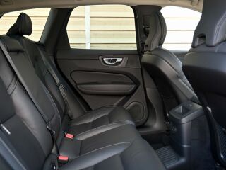 Volvo XC60 AWD 4C H&K BRIGHT LUXURY XENIUM INTELLI SAFE 2.0 T8 plug-in Long Range 335кВ