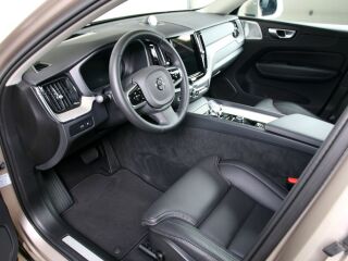 Volvo XC60 AWD ULTRA BRIGHT LUXURY XENIUM FULL 2.0 T8 Recharge Long Range Plug in Hybrid MY25 335kW