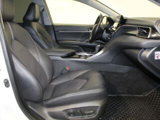 Toyota Camry Luxury Business 2.5 131kW