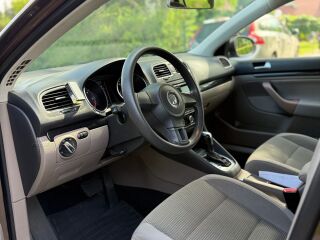 Volkswagen Golf 1.6 77kW
