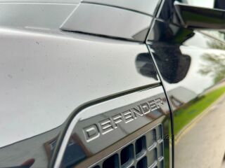 Land Rover Defender D250 X-DYNAMIC SE 183kW