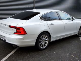 Volvo S90 Momentum D4 2.0 R4 TDI CR 140kW