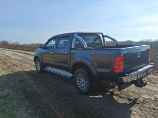 Toyota Hilux 2.5 106кВ