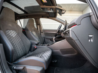Volkswagen Golf R-Line 1.5 110кВ