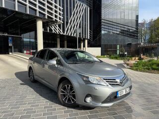 Toyota Avensis Linea Sol 1.8 108kW