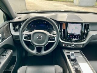 Volvo XC60 AWD R-Design Mild Hybrid 2.0 B4 145kW