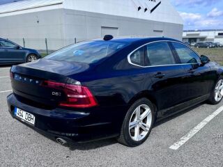 Volvo S90 D5 AWD MOMENTUM 2.0 173kW
