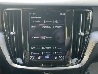 Volvo V60 MOMOENTUM BUSINESS INTELLI SAFE GEARTRONIC 2.0 R4 KERS MILD HYBRID B4 197 145kW