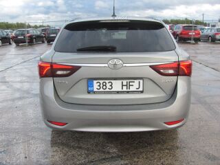 Toyota Avensis 2.0 105kW