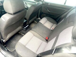 Volkswagen Golf 1.6 77кВ