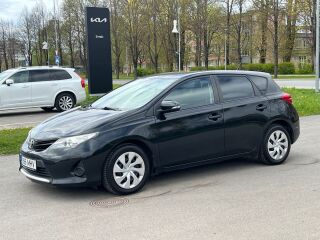 Toyota Auris 1.6 R4 97кВ