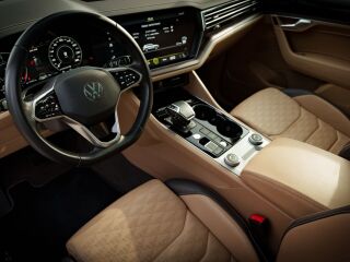 Volkswagen Touareg Atmosphere 4Motion Plug-In Hybrid 3.0 V6 TFSI PHEV 280kW 250kW