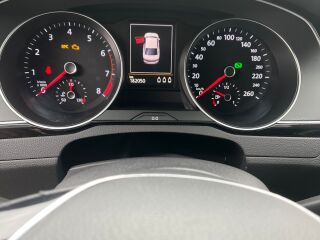 Volkswagen Passat Highline 1.8 132кВ
