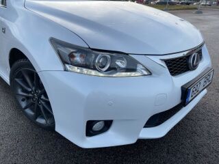 Lexus CT 200h F-sport 1.8 73кВ