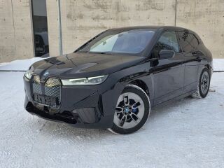 BMW iX xDrive 40 M-Pakett Autopilot 240kW