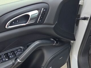 Porsche Cayenne 3.0 V6 193кВ