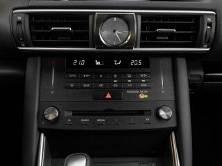 Lexus IS 300h 2.5 133kW