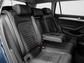 Volkswagen Passat Elegance 2.0 147кВ