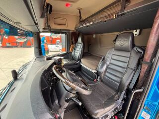 Scania R520 8x4*4 382кВ