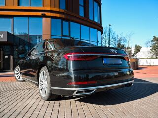 Audi A8 LONG S-Line 3.0 210kW