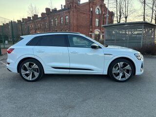Audi e-tron 55 S-Line 300kW