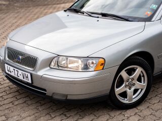 Volvo V70 Momentum 2.4 D5 120кВ