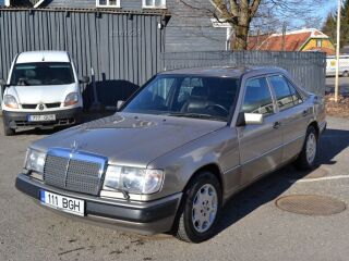 Mercedes-Benz E 260 2.6 118kW