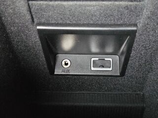 Volvo XC60 Momentum Onyx Black 2.0 D4 140кВ