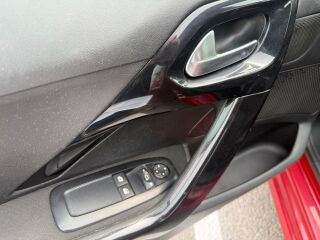 Peugeot 208 MY2016 Facelift 1.2 60kW